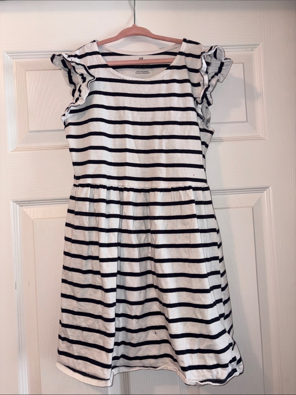 H&M White and Black Striped Ruffle-Sleeve Casual Dress